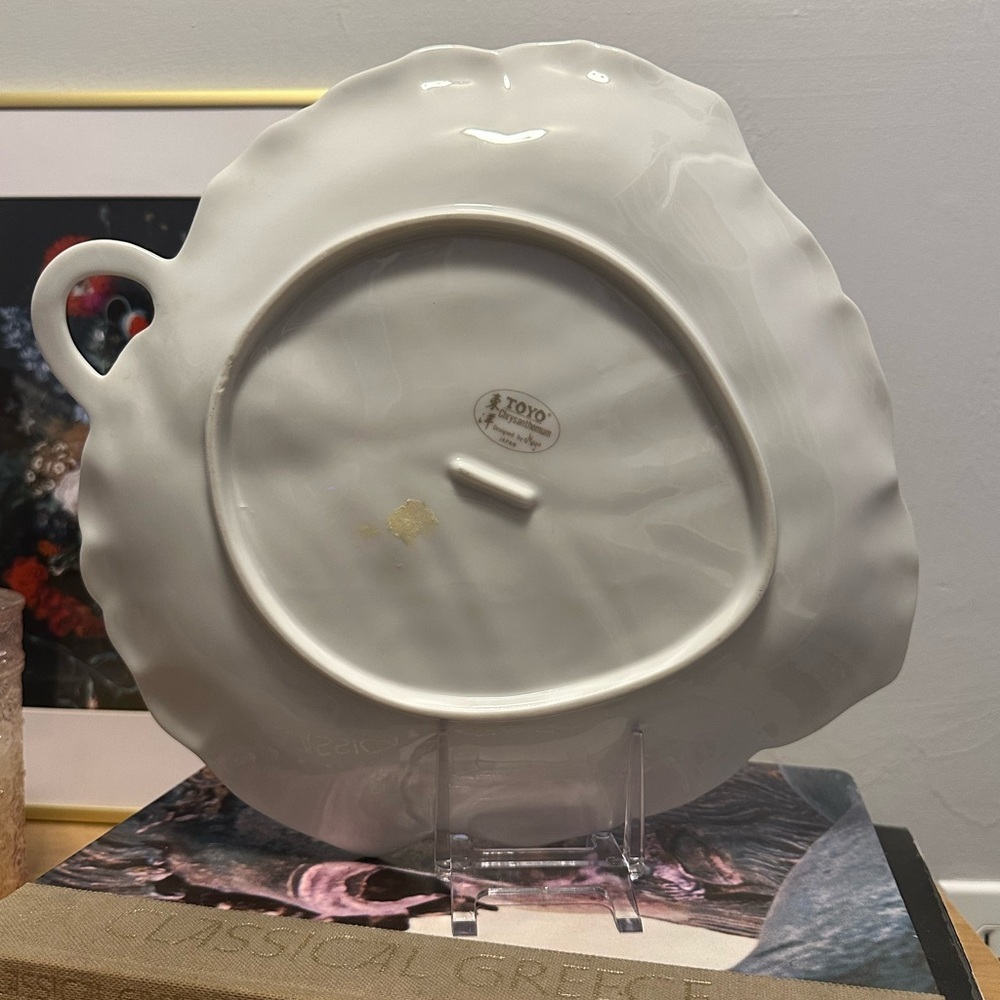 Vintage Toyo Chrysanthemum Floral Leaf-Shaped Decorative Plate - Made in Japan - Picture 4 of 5